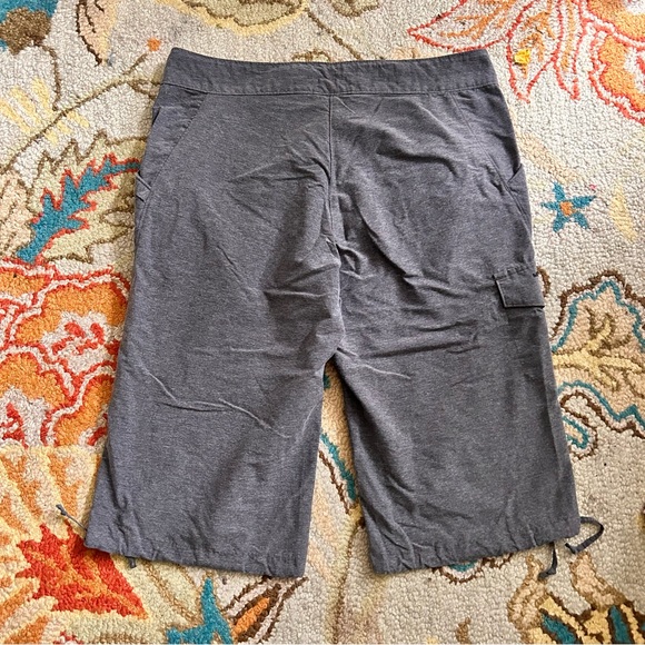 Merrell Gray Opti Wick Bermuda Shorts Size 8 - Picture 3 of 5